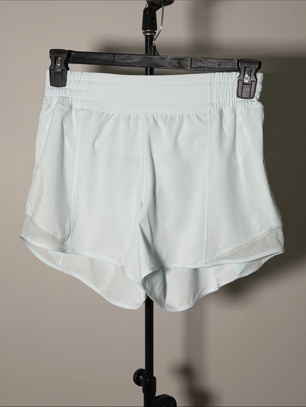 NWOT New Lululemon Hotty Hot High-Rise Lined Short 4"